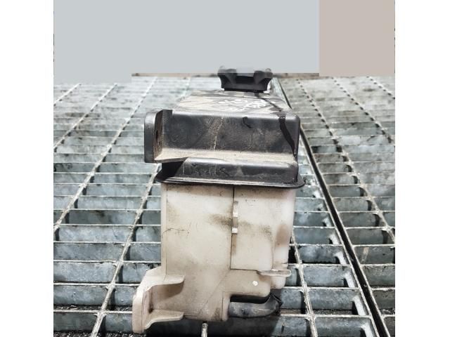 bontott KIA SORENTO Kiegyenlítő Tartály