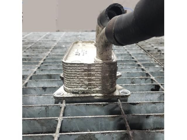 bontott KIA SORENTO Olajhűtő