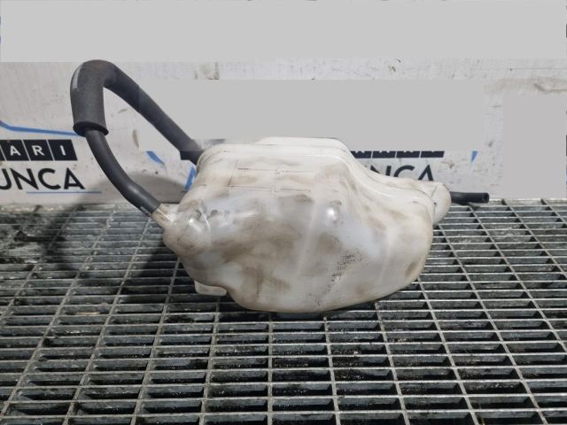 bontott KIA SORENTO Kiegyenlítő Tartály