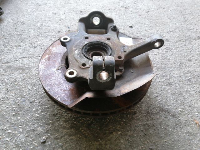 bontott KIA SORENTO Bal első Csonkállvány Kerékaggyal