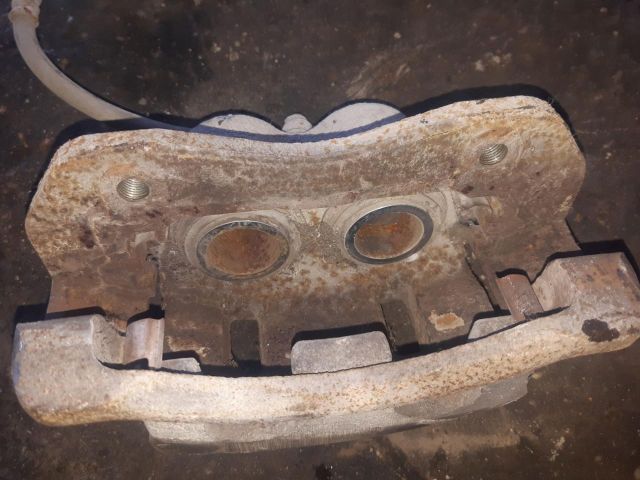 bontott KIA SORENTO Bal első Féknyereg Munkahengerrel