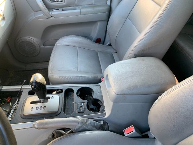 bontott KIA SORENTO Bal első Gólyaláb (Lengécsillapító, Rugó)