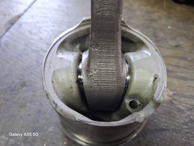 bontott KIA SORENTO Dugattyú és Hajtókar