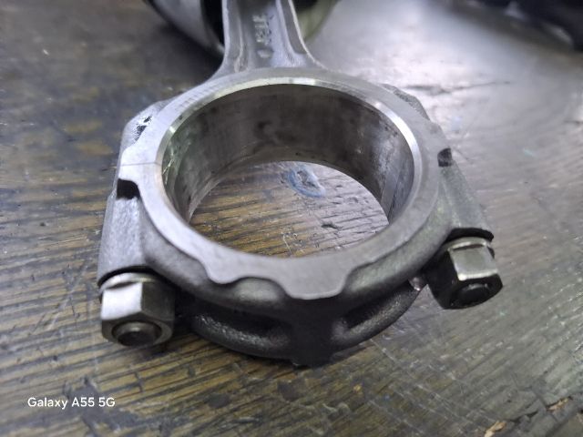 bontott KIA SORENTO Dugattyú és Hajtókar