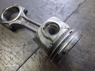 bontott KIA SORENTO Dugattyú és Hajtókar