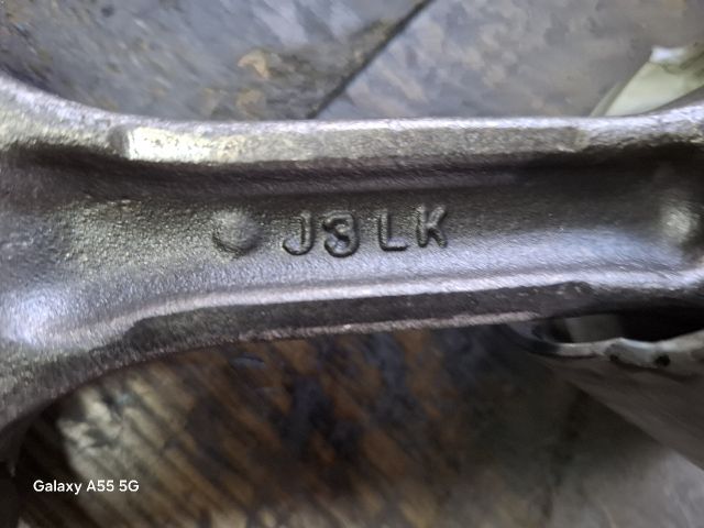 bontott KIA SORENTO Dugattyú és Hajtókar