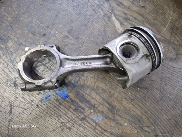 bontott KIA SORENTO Dugattyú és Hajtókar