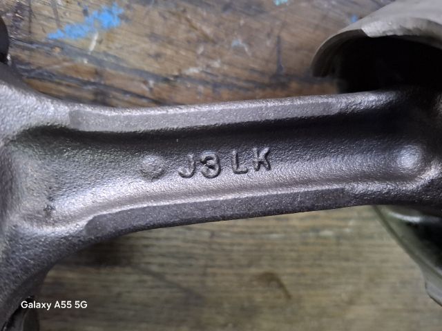 bontott KIA SORENTO Dugattyú és Hajtókar