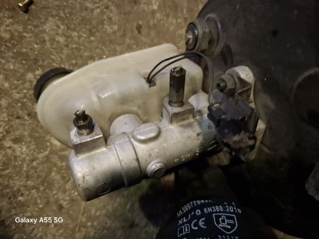 bontott KIA SORENTO Fékrásegítő