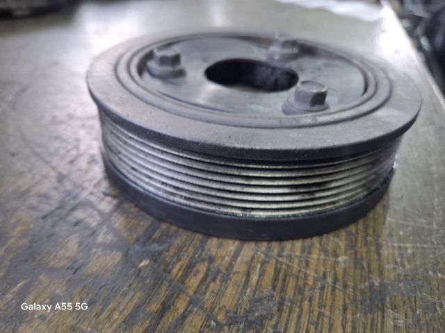 bontott KIA SORENTO Főtengely Szíjtárcsa