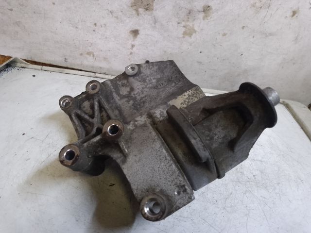 bontott KIA SORENTO Generátor Tartó Bak