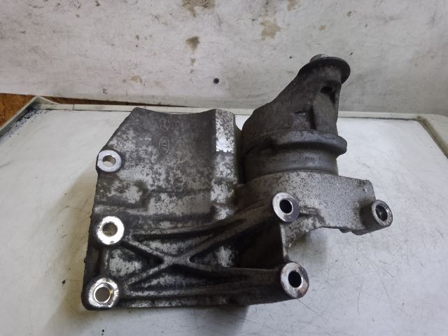 bontott KIA SORENTO Generátor Tartó Bak