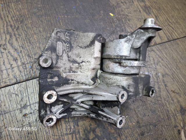 bontott KIA SORENTO Generátor Tartó Bak