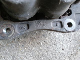 bontott KIA SORENTO Jobb első Féknyereg Munkahengerrel