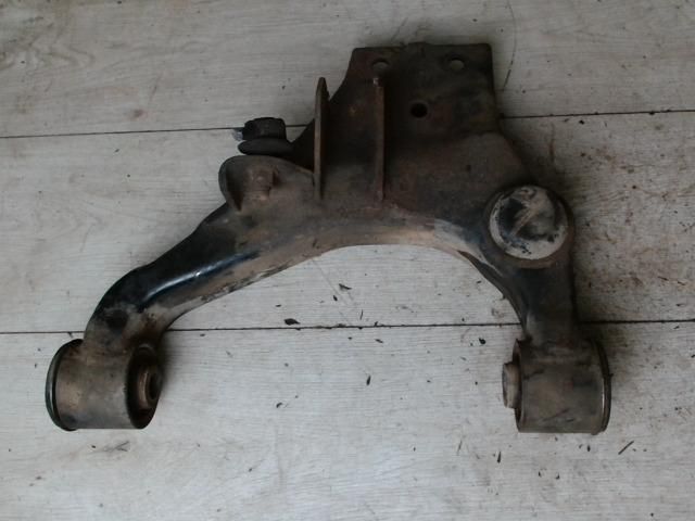 bontott KIA SORENTO Jobb első Lengőkar