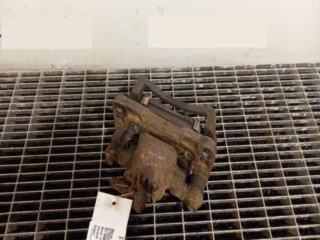 bontott KIA SORENTO Jobb hátsó Féknyereg Munkahengerrel