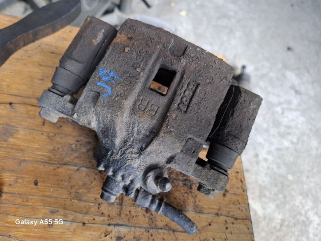 bontott KIA SORENTO Jobb hátsó Féknyereg Munkahengerrel