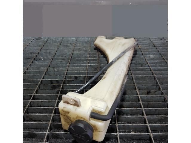 bontott KIA SORENTO Kiegyenlítő Tartály