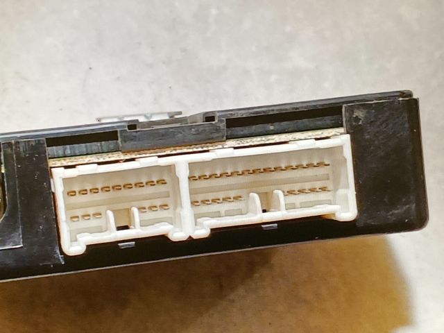 bontott KIA SORENTO Komfort Elektronika