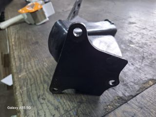 bontott KIA SORENTO Motor Tartó Bak (Fém)