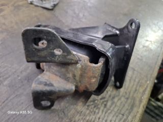 bontott KIA SORENTO Motor Tartó Bak (Fém)