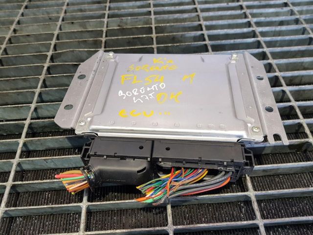 bontott KIA SORENTO Motorvezérlő