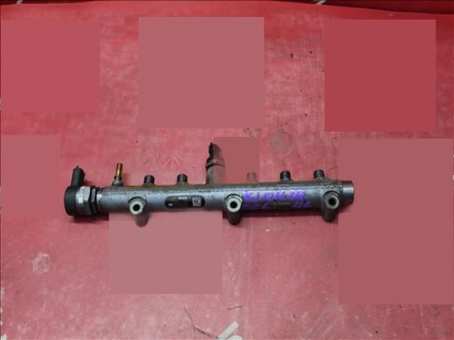 bontott KIA SORENTO Porlasztó Sor / Híd