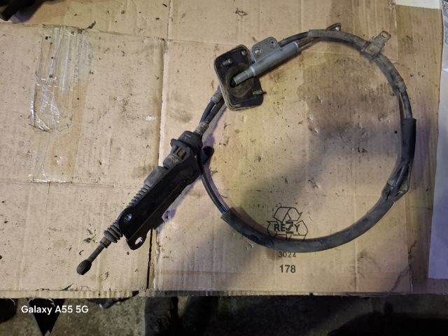 bontott KIA SORENTO Váltó Bowden