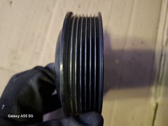 bontott KIA SORENTO Vízpumpa Szíjtárcsa