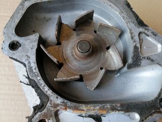 bontott KIA SORENTO Vízpumpa