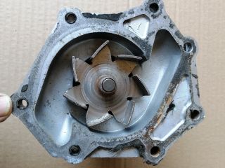 bontott KIA SORENTO Vízpumpa