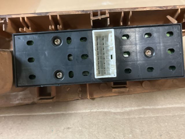 bontott KIA SORENTO Ablakemelő Kapcsoló Négyes / Kettes