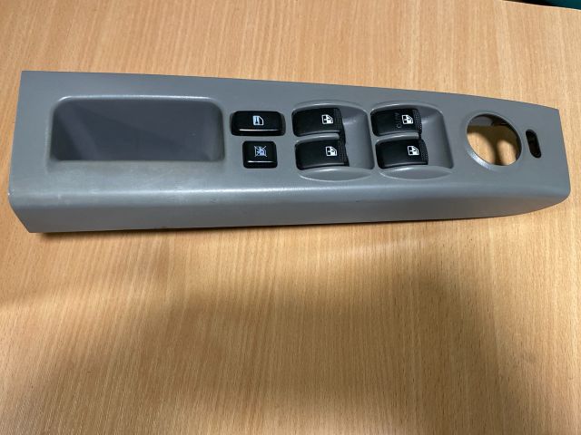 bontott KIA SORENTO Ablakemelő Kapcsoló Négyes / Kettes
