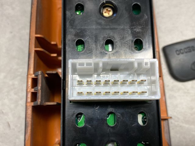 bontott KIA SORENTO Ablakemelő Kapcsoló Négyes / Kettes