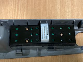 bontott KIA SORENTO Ablakemelő Kapcsoló Négyes / Kettes