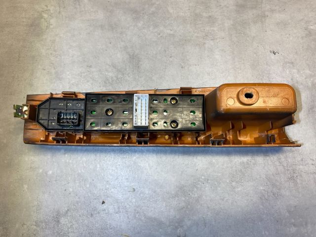 bontott KIA SORENTO Ablakemelő Kapcsoló Négyes / Kettes