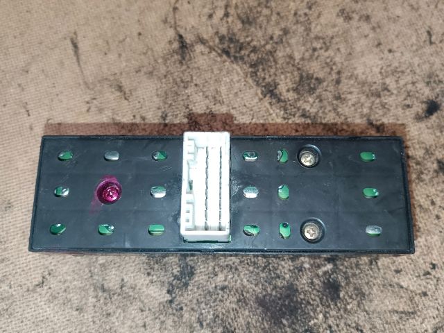 bontott KIA SORENTO Ablakemelő Kapcsoló Négyes / Kettes