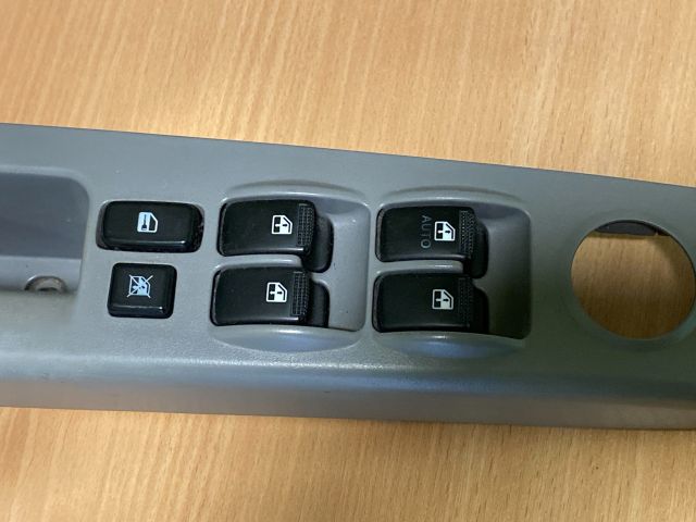 bontott KIA SORENTO Ablakemelő Kapcsoló Négyes / Kettes