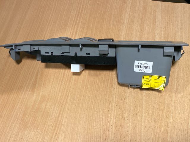 bontott KIA SORENTO Ablakemelő Kapcsoló Négyes / Kettes