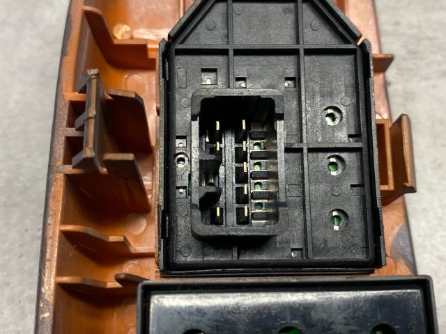 bontott KIA SORENTO Ablakemelő Kapcsoló Négyes / Kettes