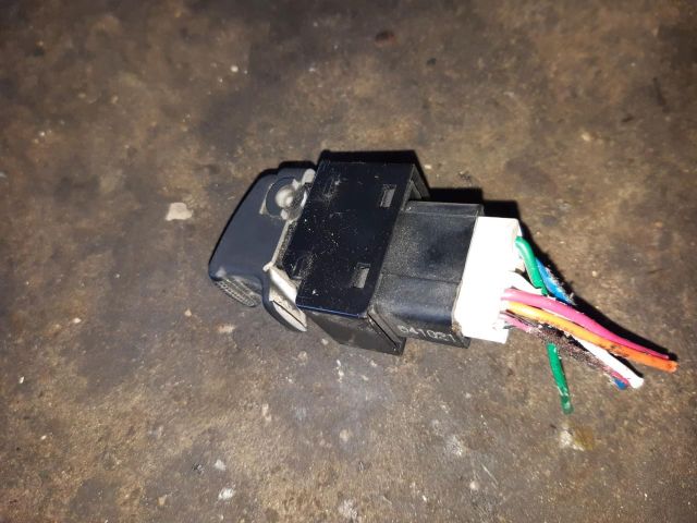 bontott KIA SORENTO Ablakemelő Kapcsoló (Pozíciófüggetlen)