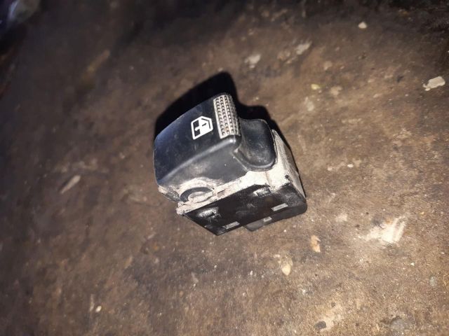 bontott KIA SORENTO Ablakemelő Kapcsoló (Pozíciófüggetlen)