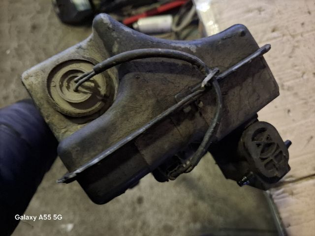 bontott KIA SORENTO Ablakmosó Tartály