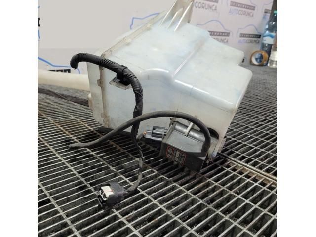 bontott KIA SORENTO Ablakmosó Tartály