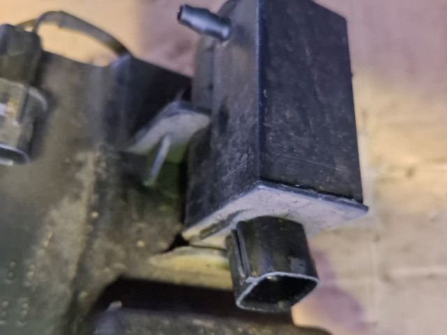 bontott KIA SORENTO Ablakmosó Tartály