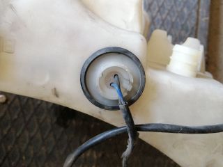 bontott KIA SORENTO Ablakmosó Tartály