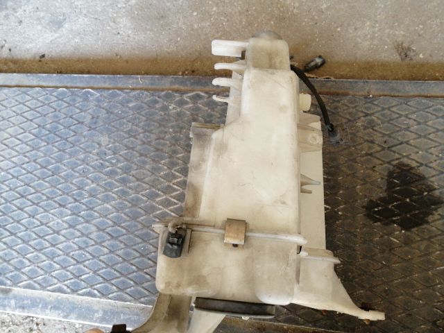 bontott KIA SORENTO Ablakmosó Tartály