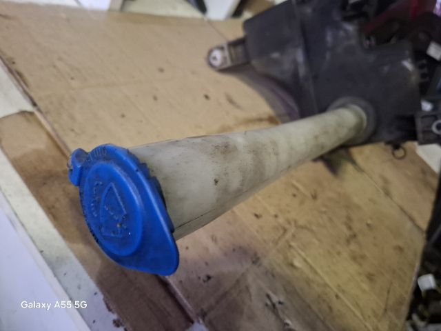 bontott KIA SORENTO Ablakmosó Tartály