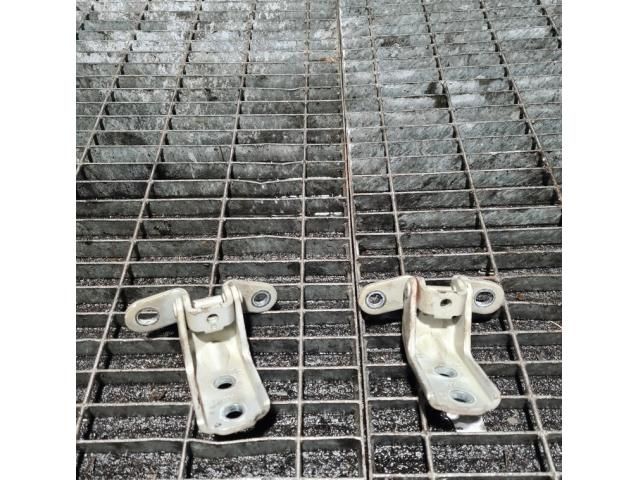 bontott KIA SORENTO Ajtó Zsanér (Pozíciófüggetlen)