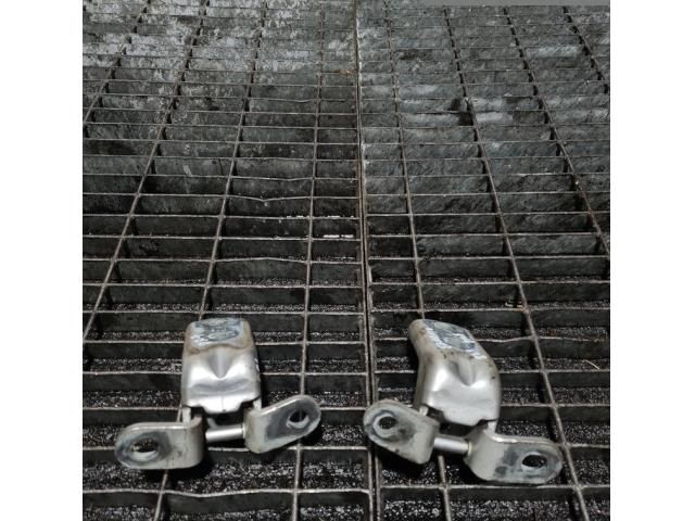 bontott KIA SORENTO Ajtó Zsanér (Pozíciófüggetlen)